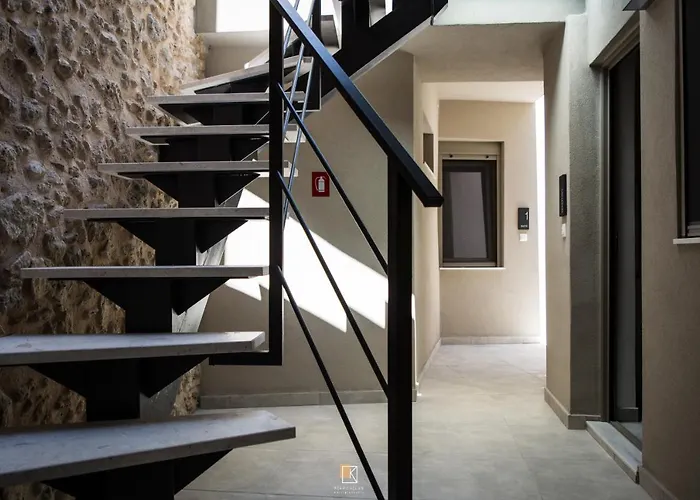Uni Island - Old Town Suites
